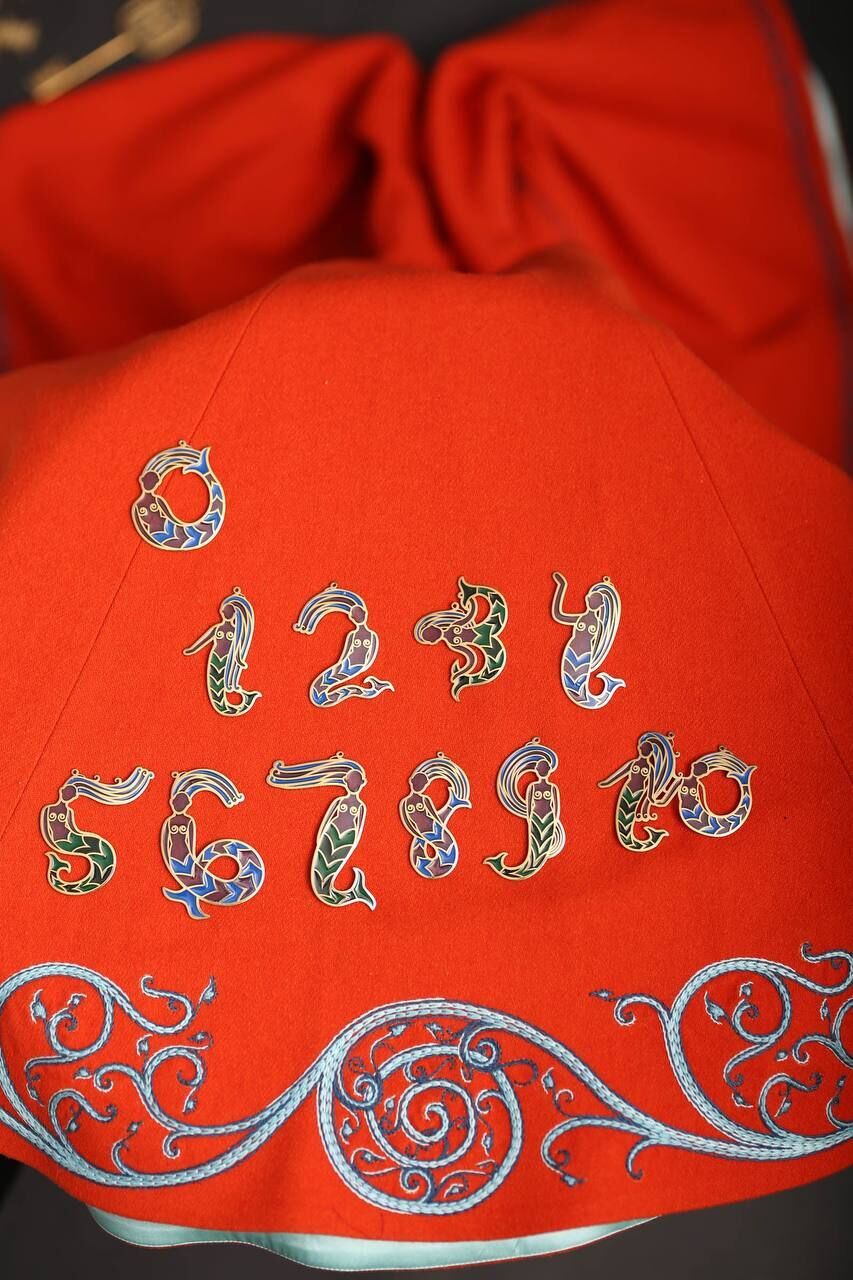 Broches "Enfant de la Mer" en laiton émaillé en édition limitée