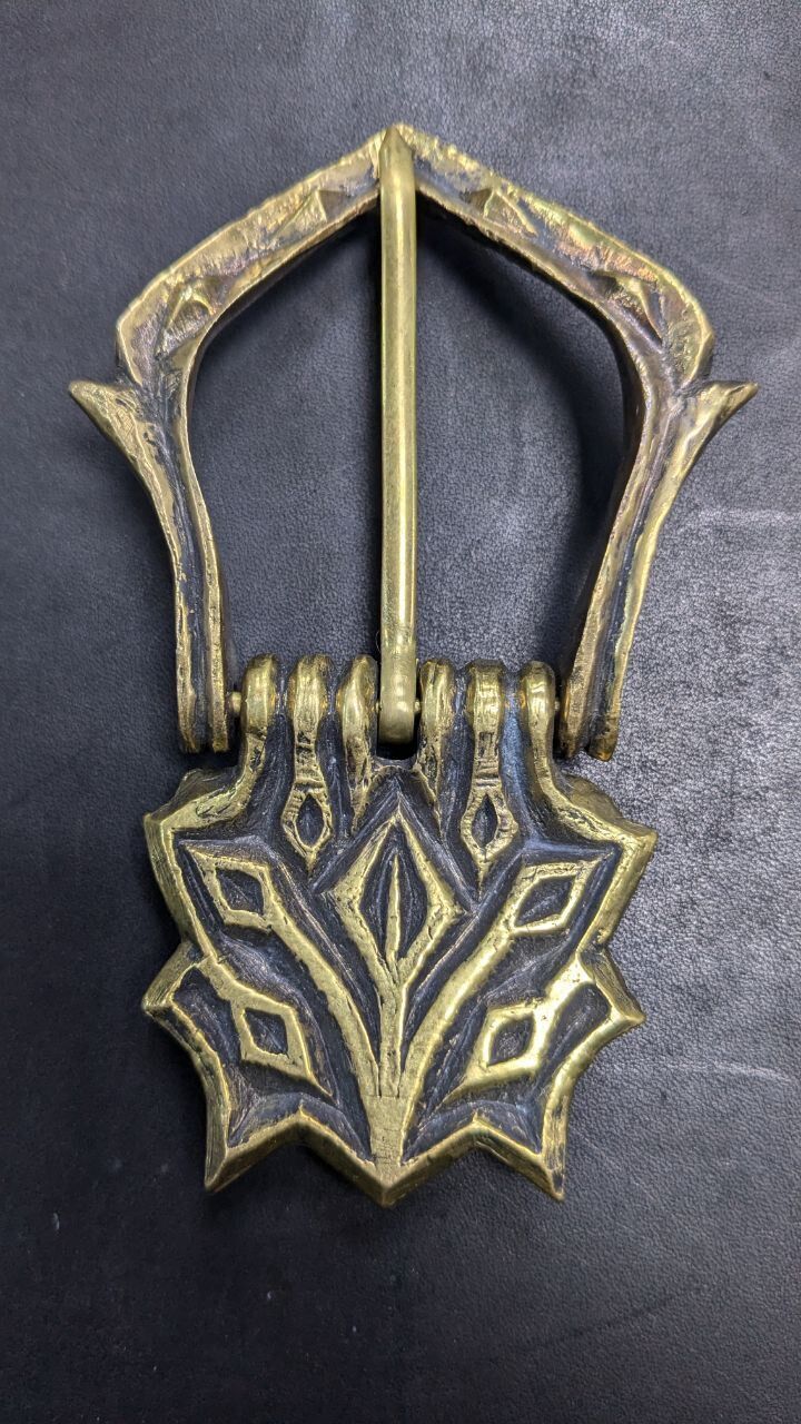 Boucle en bronze chimiquement noirci pour ceinture « Loup Noir »