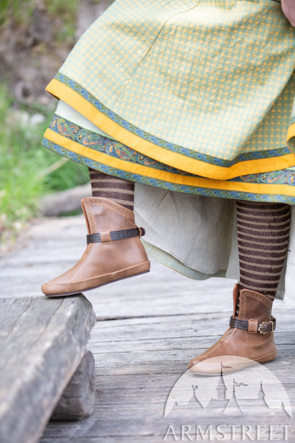 Chaussures Vikings à Sangle à l’Entrelacs Gaufré «Gudrun l’Héroïque»