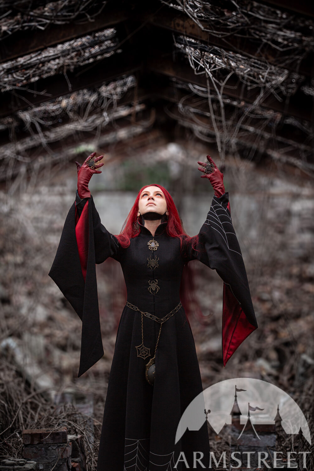 Manteau de sorci&egrave;re noir