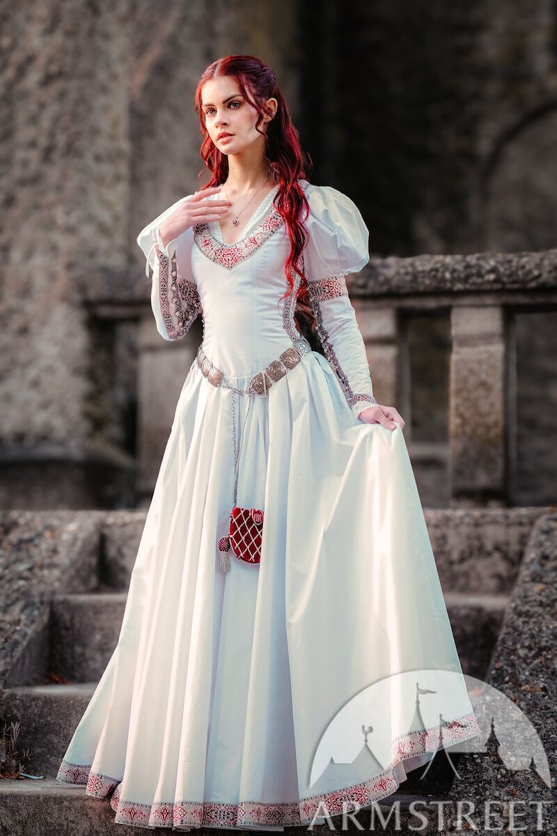 Robe médiévale Princesse Retrouvée Toutes les couleurs de la Princesse-1