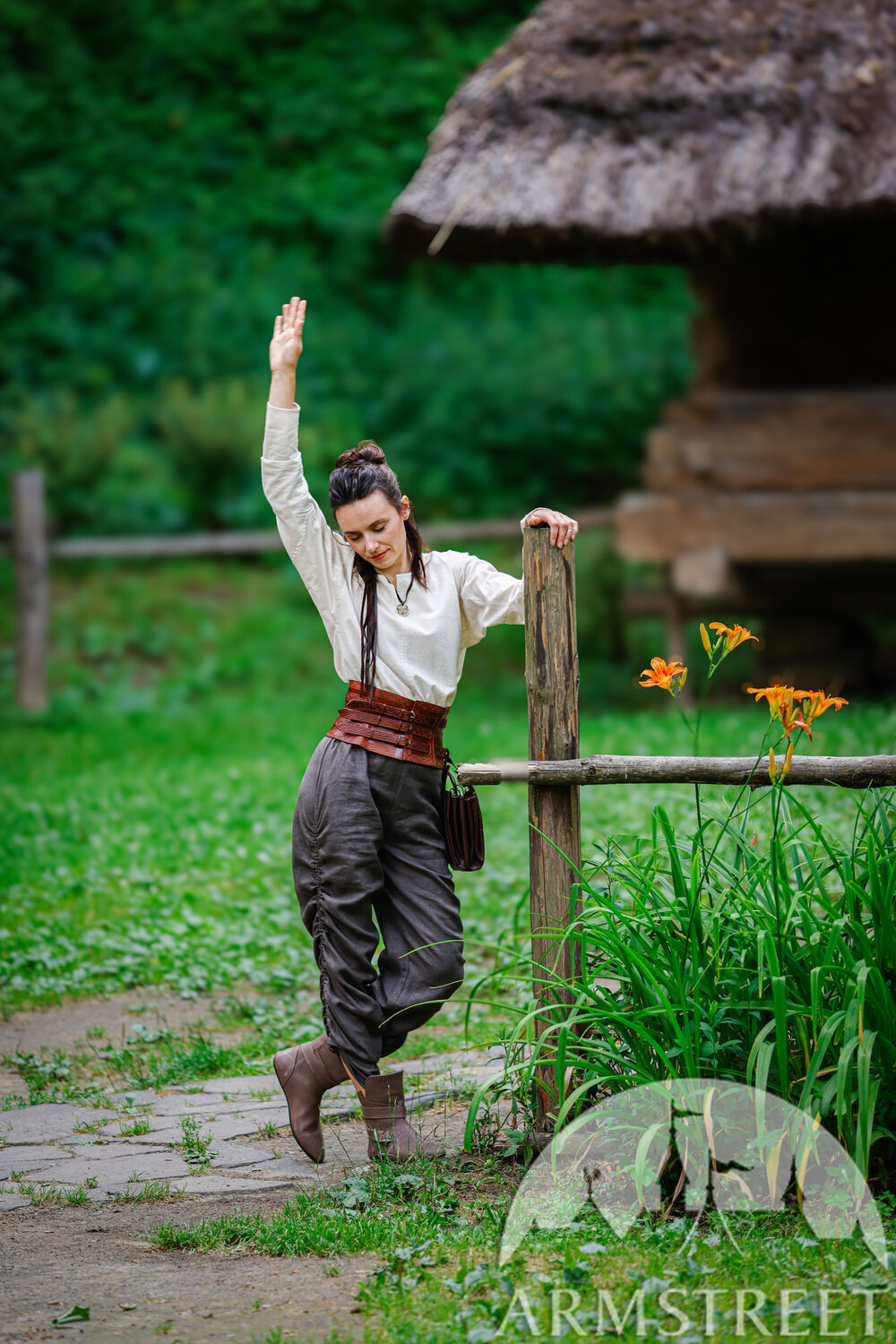 Tunique courte en lin « Chasseresse » Chemise médiévale en lin fin, tunique courte unisexe « Chasseresse »