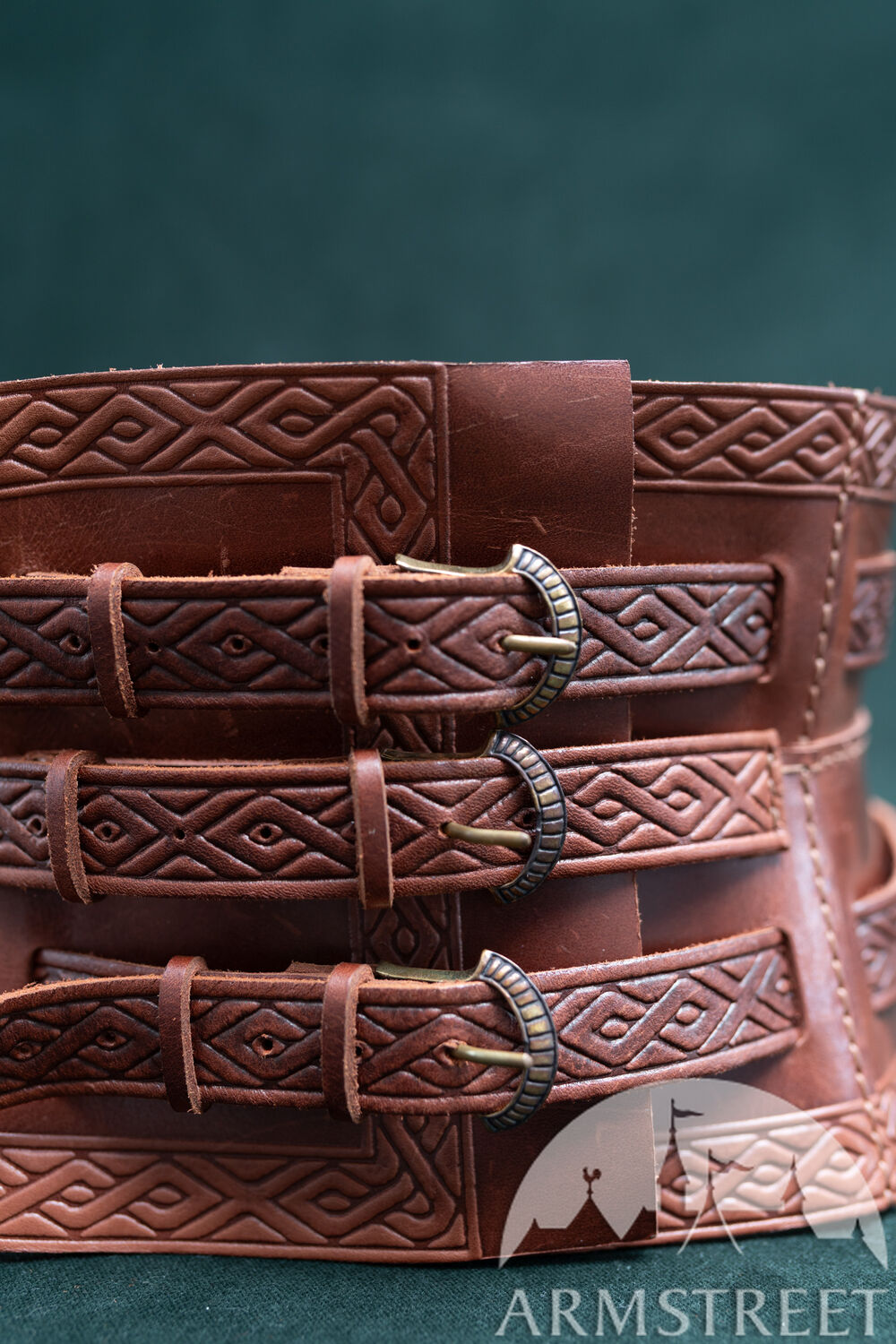 Ceinture-corset en cuir faite &agrave; la main, avec motif gaufr&eacute; &laquo; Chasseresse &raquo;