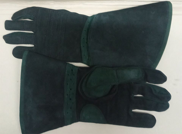 Common - sale-midi-cuff-padded-leather-hema-fencing-gloves-sport-size-l-black-and-green.jpg Common - sale-midi-cuff-padded-leather-hema-fencing-gloves-sport-size-l-black-and-green.jpg