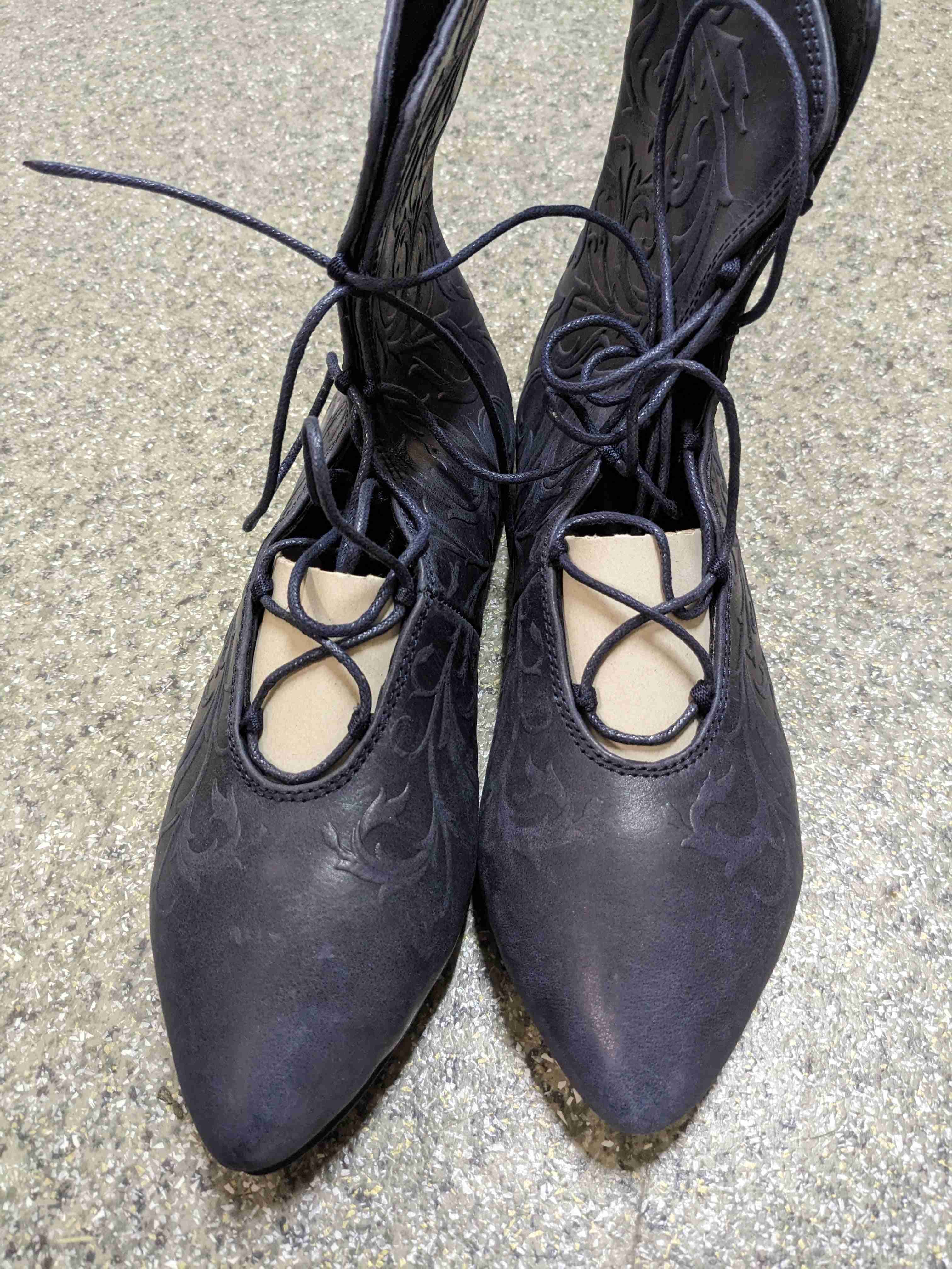Common - sale-renaissance-memories-embossed-leather-shoes-matte-blue-leather-size-eu-39.jpg