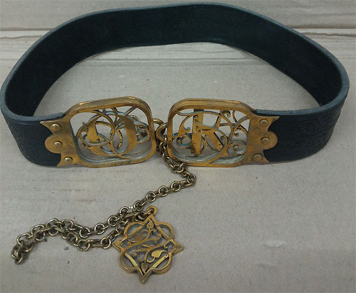 Common - sale-townswoman-embossed-leather-belt-with-keys-and-symbols-letters-waist-57cm.jpg Common - sale-townswoman-embossed-leather-belt-with-keys-and-symbols-letters-waist-57cm.jpg
