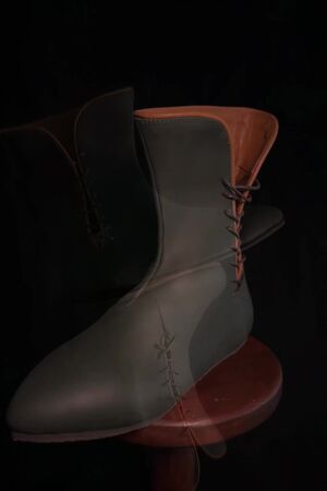 Gothic women medieval shoes 